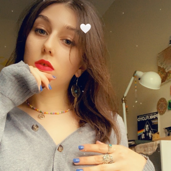 Meet your Posher, Desiree - Picture 2 of 4